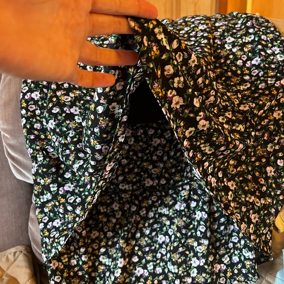 Halston skirt brand new with tag. Lined, flowy, midi length. - Picture 4 of 5